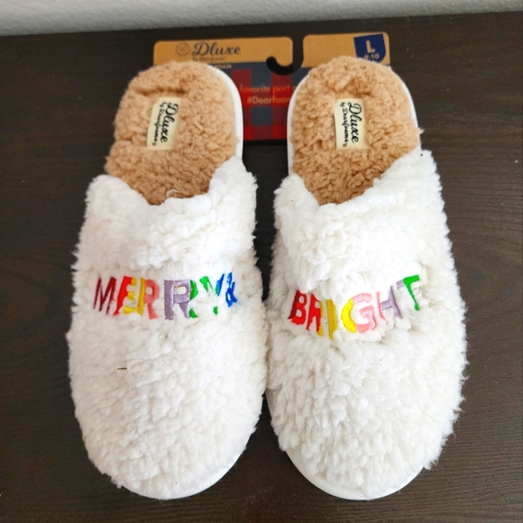 Dearfoam Holiday Slippers - Picture 1 of 3